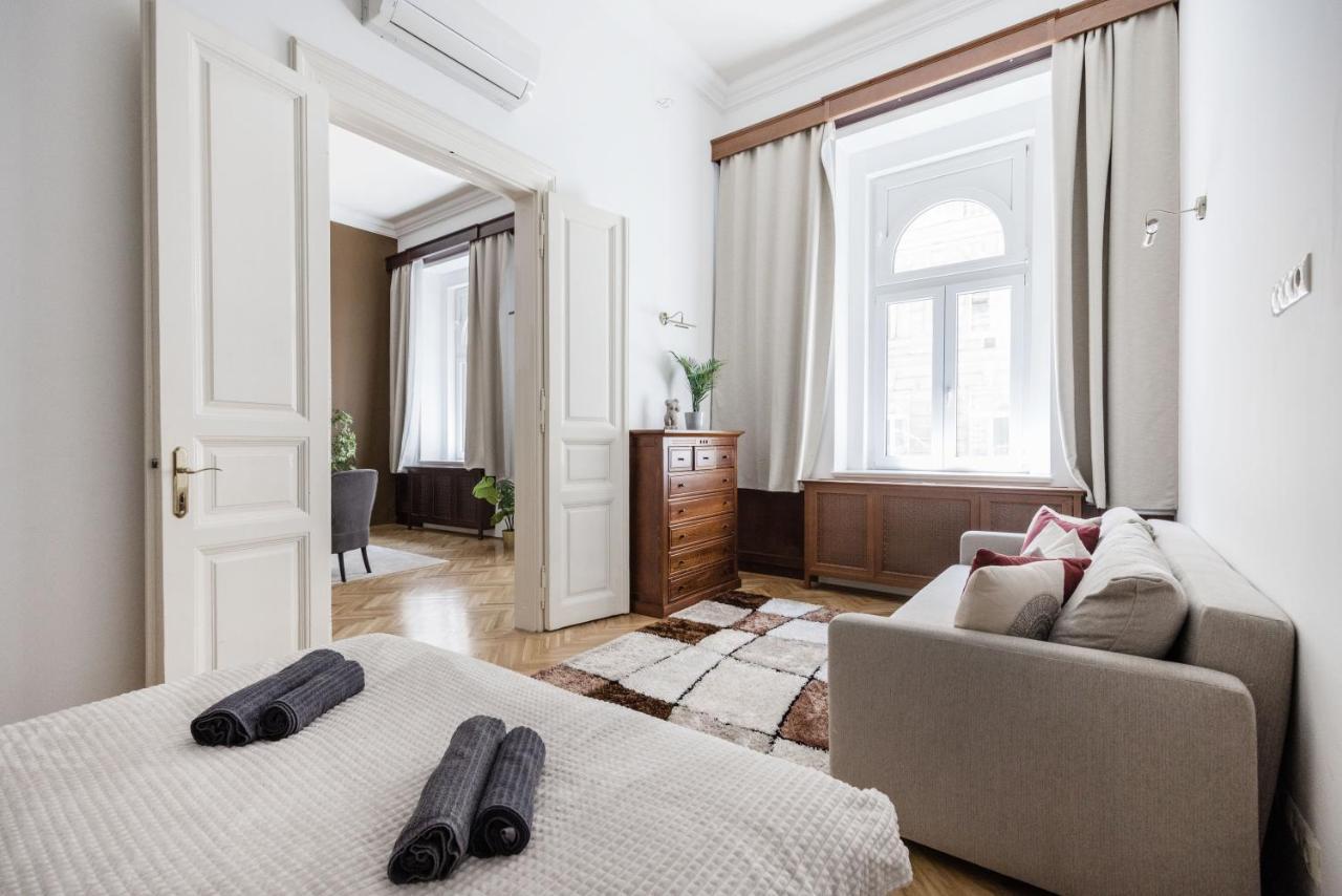 Luxe, Historic Near Downtown Landmarks 19th Century * Budapeste