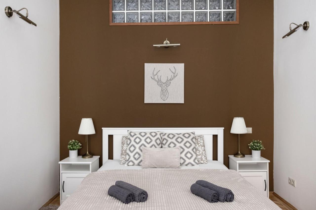 Luxe, Historic Near Downtown Landmarks 19th Century Apartamento Budapeste