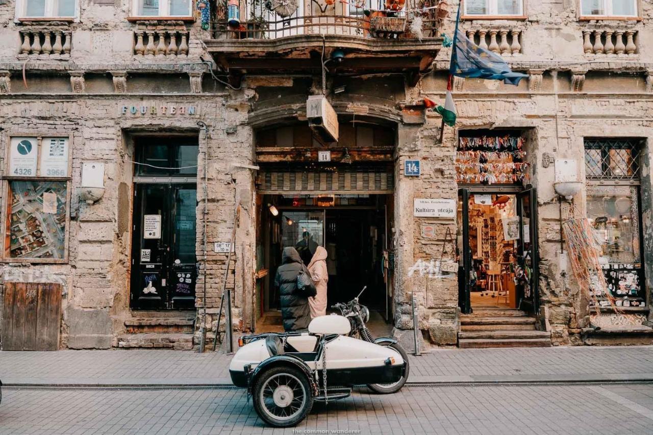 Luxe, Historic Near Downtown Landmarks 19th Century Budapeste