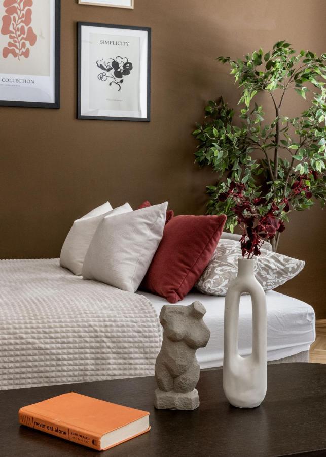 Luxe, Historic Near Downtown Landmarks 19th Century Budapeste